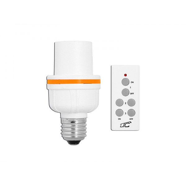 Objímka žiarovky E27 ovládaná diaľkovým ovládačom.